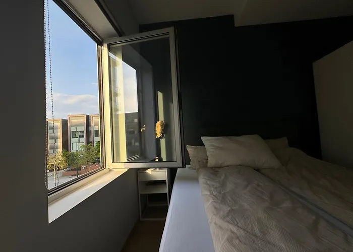 Moderne Sentral I Med Gratis Parkering